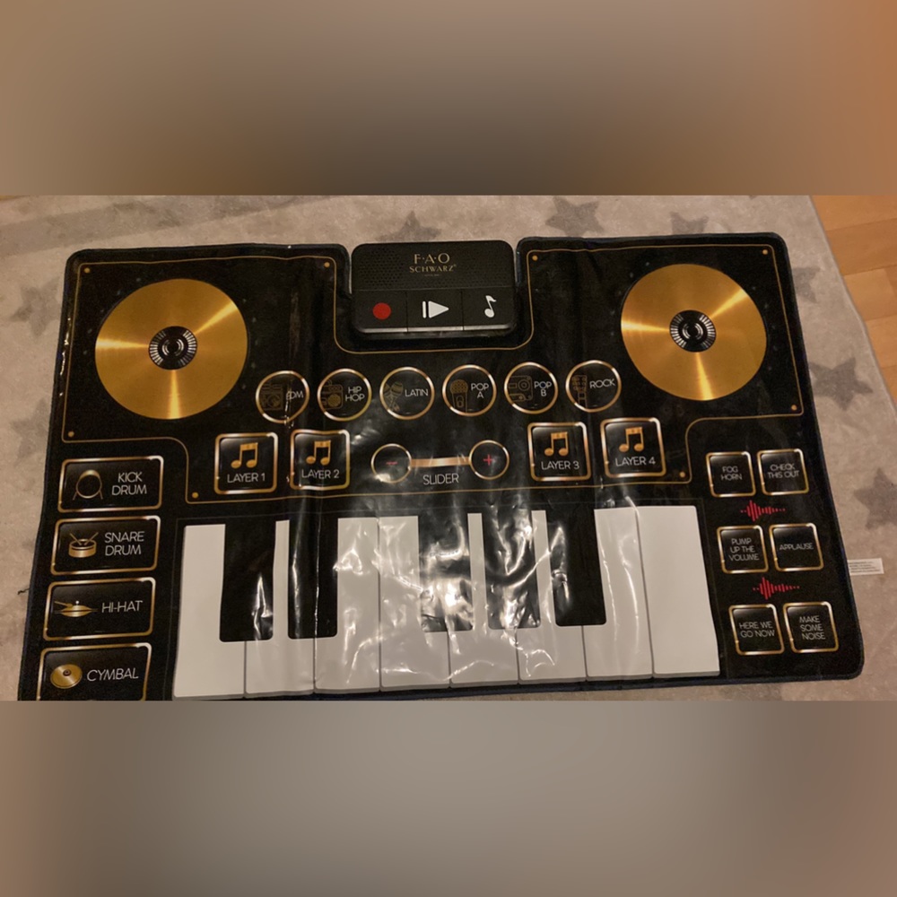 FAO Schwarz floor toy piano